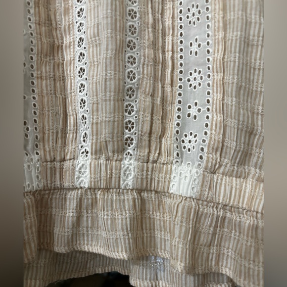 American Eagle Lace Beige Blouse - Picture 7 of 7